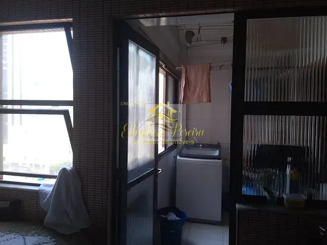 Apartamento com 117m² 3 quartos e 3 banheiros, à venda, no bairro Centro em Londrina