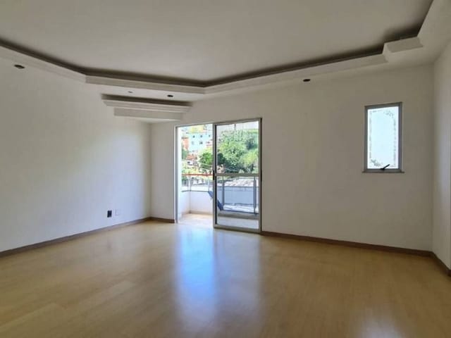 Apartamento 3 quartos e 1 banheiro, à venda, no bairro São Mateus em Juiz de Fora