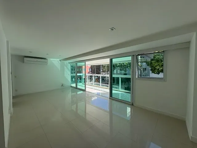 Apartamento com 198m² 4 quartos e 6 banheiros, para alugar, no bairro Leblon em Rio de Janeiro