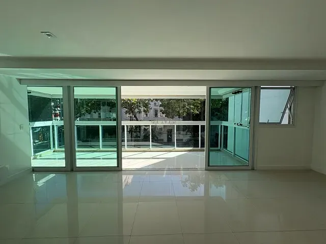 Apartamento com 198m² 4 quartos e 6 banheiros, para alugar, no bairro Leblon em Rio de Janeiro