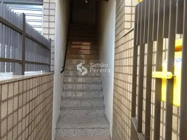 Apartamento 2 quartos e 1 banheiro, à venda, no bairro Santa Terezinha em Juiz de Fora