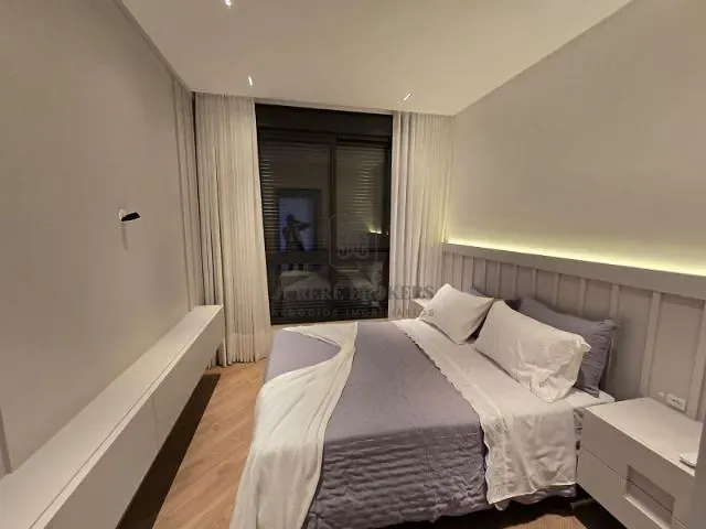 Apartamento 4 quartos e 5 banheiros, à venda, no bairro Jurerê em Florianópolis