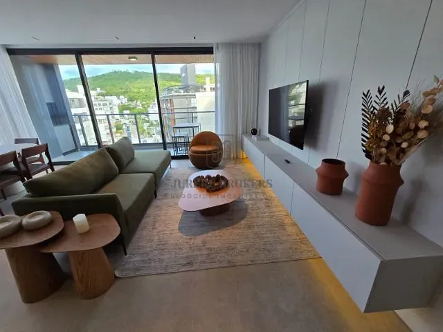 Apartamento 4 quartos e 5 banheiros, à venda, no bairro Jurerê em Florianópolis
