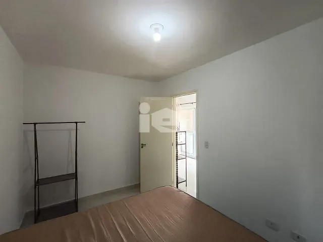 Apartamento 2 quartos e 1 banheiro, para alugar, no bairro Centro em Rolândia