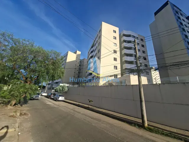 Apartamento 2 quartos e 2 banheiros, à venda ou para alugar, no bairro Candeias em Vitória da Conquista