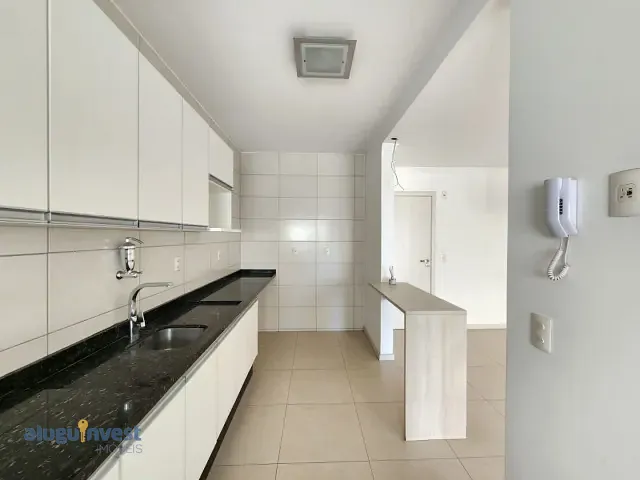 Apartamento 2 quartos e 2 banheiros, para alugar, no bairro Kobrasol em São José