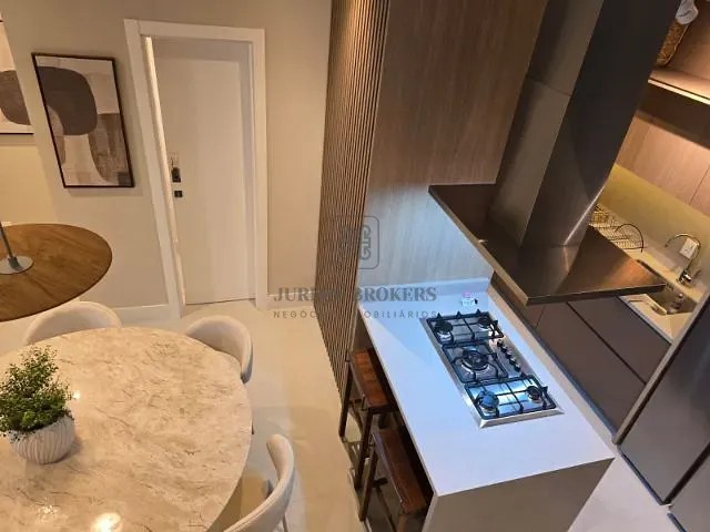 Apartamento 2 quartos e 3 banheiros, à venda, no bairro Jurerê Internacional em Florianópolis