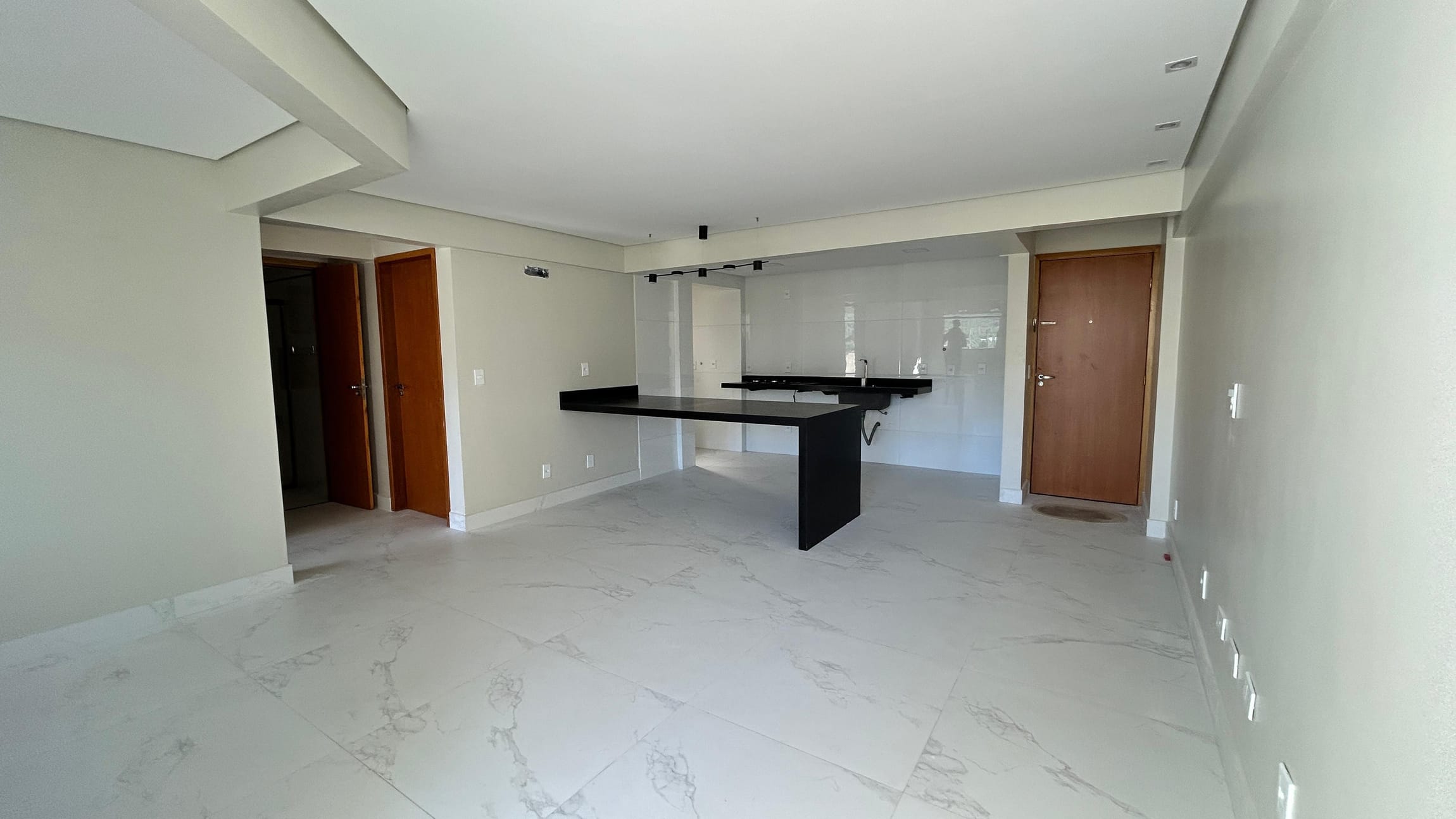 Apartamento à venda com 2 quartos, 70m² - Foto 7