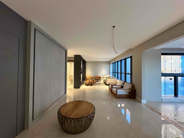 Apartamento com 390m² 3 quartos e 5 banheiros, à venda, no bairro Gleba Fazenda Palhano em Londrina