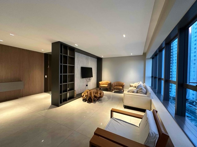 Apartamento com 390m² 3 quartos e 5 banheiros, à venda, no bairro Gleba Fazenda Palhano em Londrina