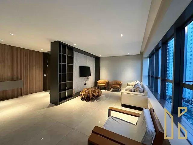 Apartamento com 390m² 3 quartos e 5 banheiros, à venda, no bairro Gleba Fazenda Palhano em Londrina