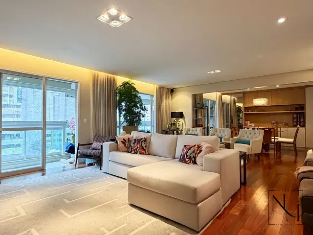 Apartamento com 240m² 4 quartos e 5 banheiros, à venda, no bairro Brooklin em São Paulo