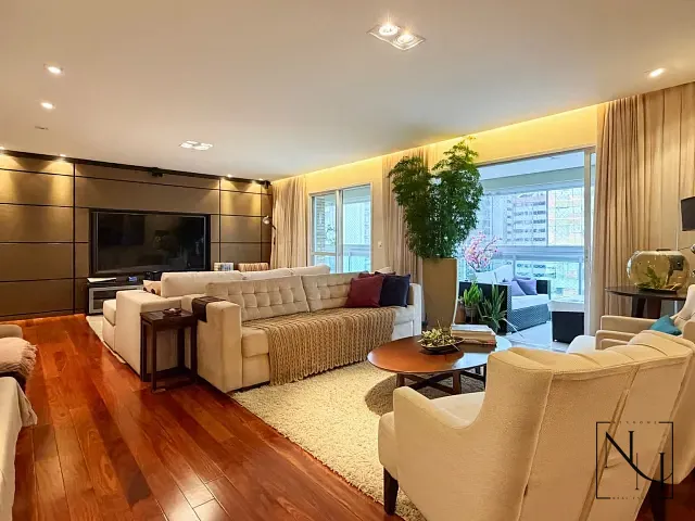 Apartamento com 240m² 4 quartos e 5 banheiros, à venda, no bairro Brooklin em São Paulo