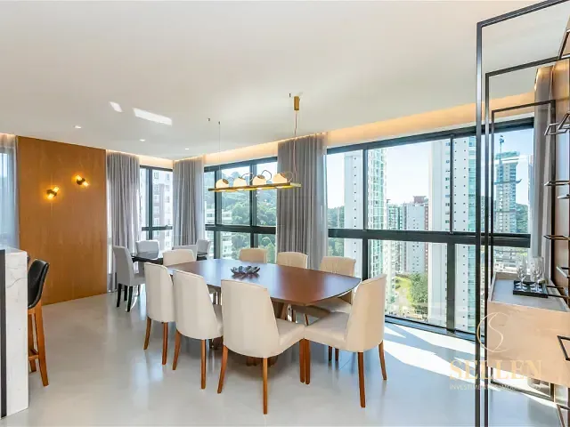 Apartamento com 253m² 4 quartos e 5 banheiros, à venda, no bairro Pioneiros em Balneário Camboriú