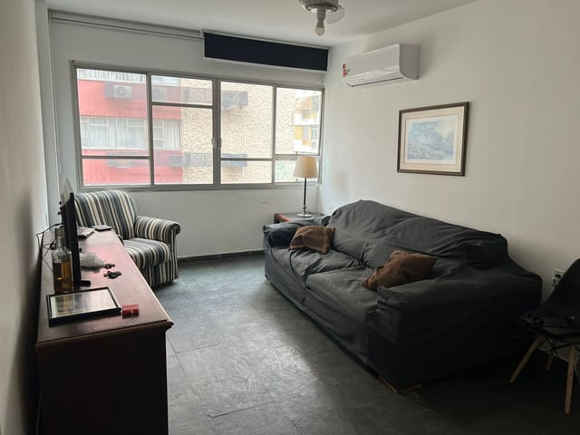 Apartamento com 95m² 3 quartos e 1 banheiro, à venda, no bairro Leblon em Rio de Janeiro