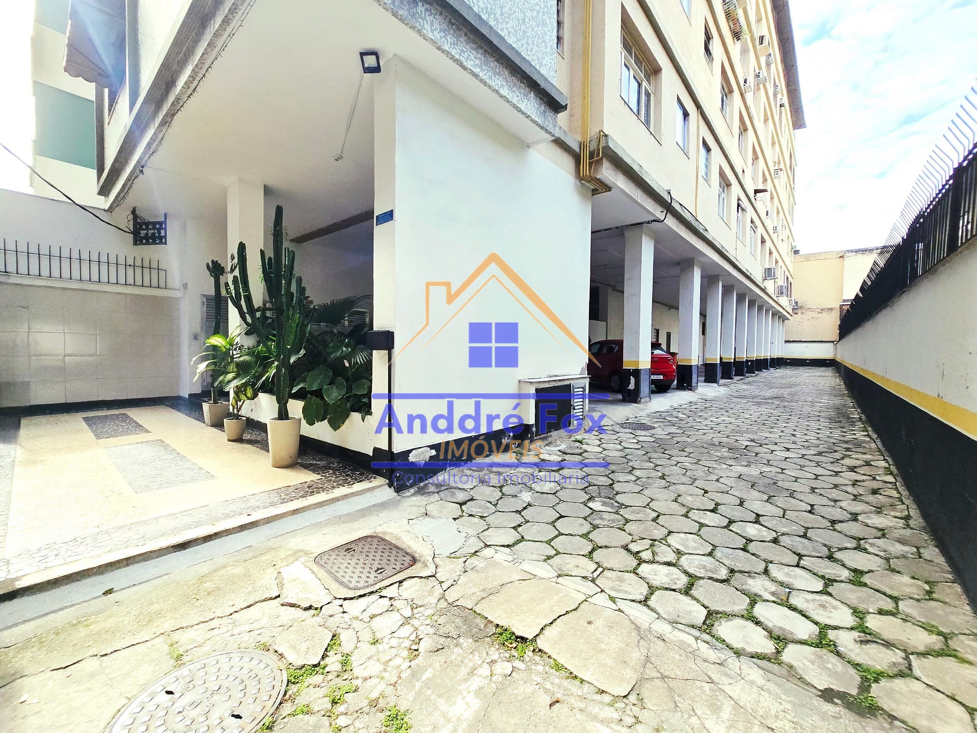 Apartamento à venda com 2 quartos, 75m² - Foto 1