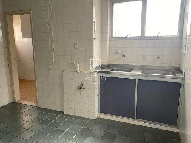 Apartamento 4 quartos e 1 banheiro, à venda, no bairro Jardim Apipema em Salvador