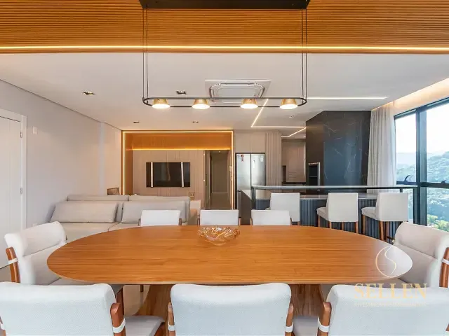 Apartamento com 253m² 4 quartos e 5 banheiros, à venda, no bairro Pioneiros em Balneário Camboriú