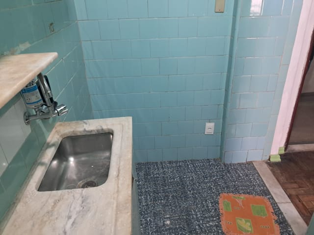 Apartamento 1 quarto e 1 banheiro, para alugar, no bairro Centro em Rio de Janeiro