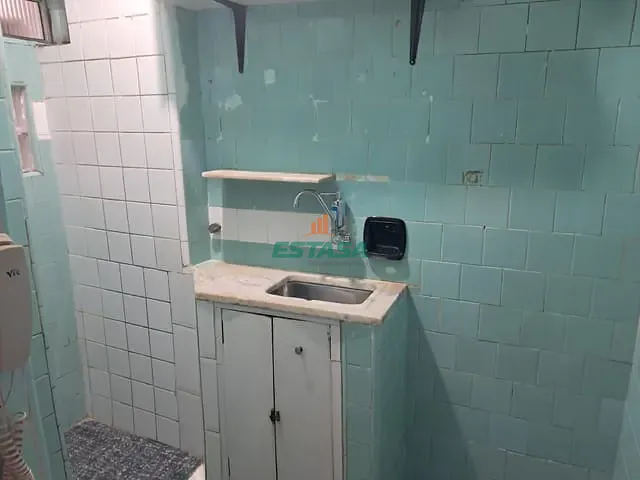 Apartamento 1 quarto e 1 banheiro, para alugar, no bairro Centro em Rio de Janeiro