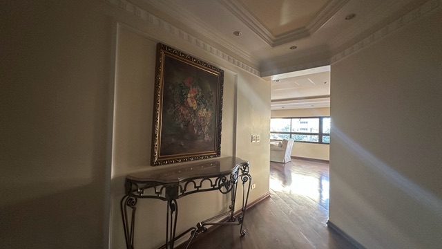 Apartamento com 430m² 4 quartos e 5 banheiros, à venda, no bairro Centro em Londrina
