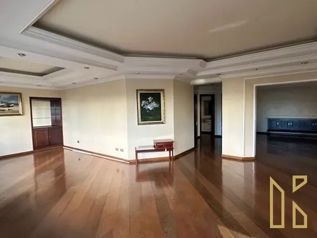 Apartamento com 430m² 4 quartos e 5 banheiros, à venda, no bairro Centro em Londrina