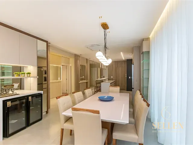 Apartamento com 239m² 3 quartos e 4 banheiros, à venda, no bairro Pioneiros em Balneário Camboriú