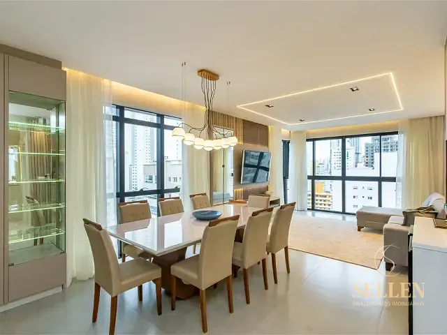Apartamento com 239m² 3 quartos e 4 banheiros, à venda, no bairro Pioneiros em Balneário Camboriú