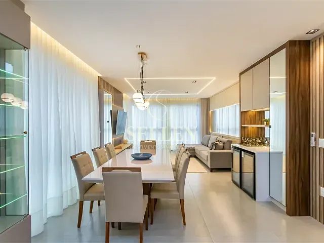 Apartamento com 239m² 3 quartos e 4 banheiros, à venda, no bairro Pioneiros em Balneário Camboriú