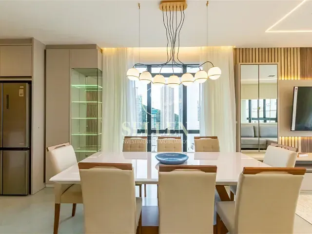 Apartamento com 239m² 3 quartos e 4 banheiros, à venda, no bairro Pioneiros em Balneário Camboriú