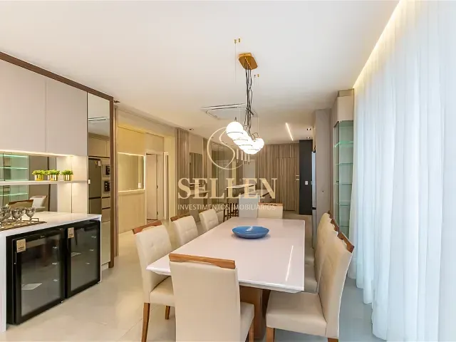 Apartamento com 239m² 3 quartos e 4 banheiros, à venda, no bairro Pioneiros em Balneário Camboriú