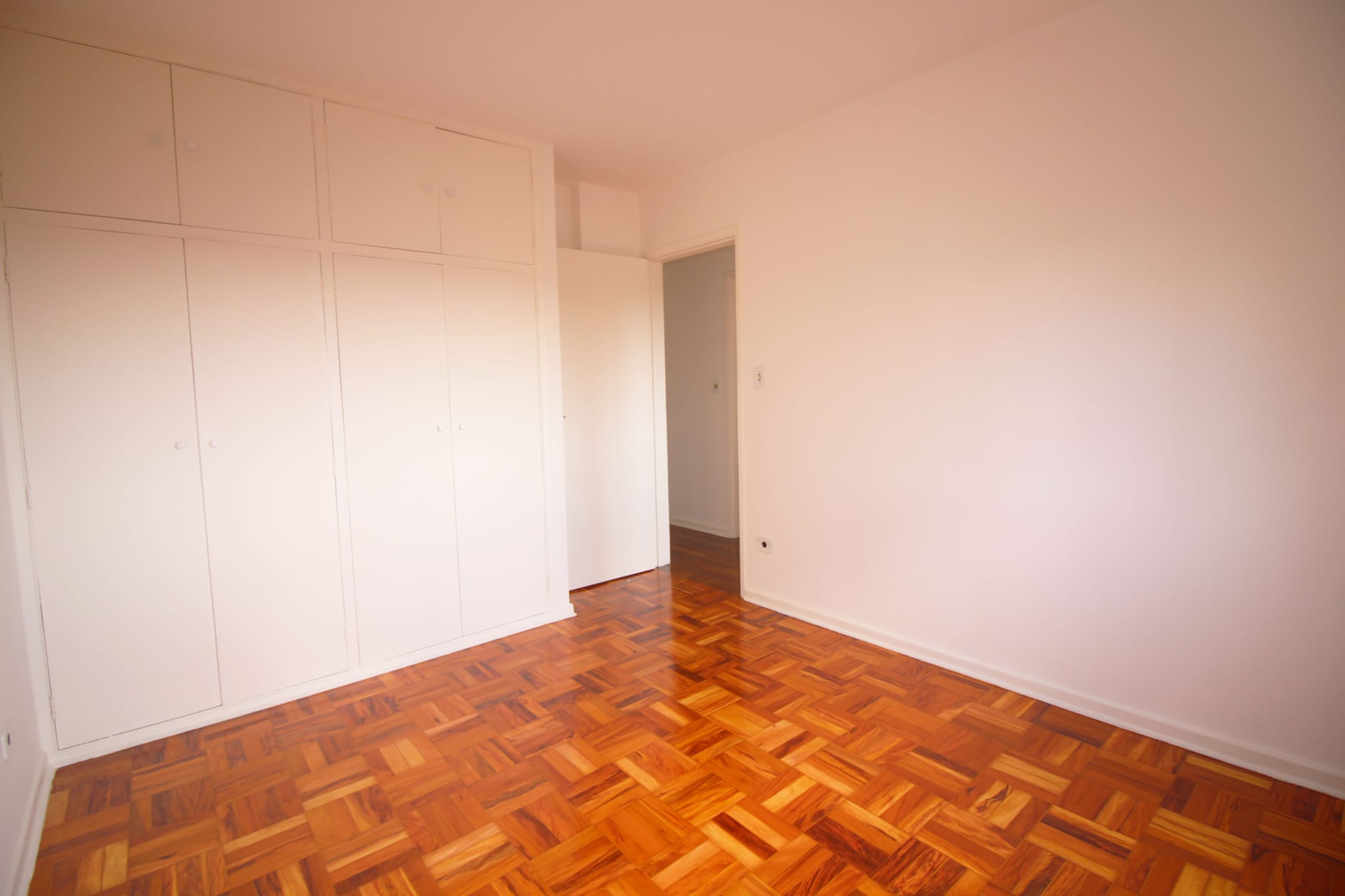 Apartamento para alugar com 2 quartos, 100m² - Foto 11