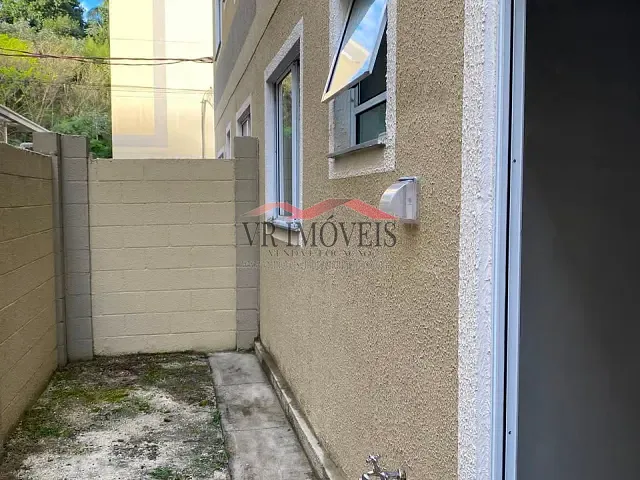 Apartamento 2 quartos e 1 banheiro, para alugar, no bairro São Luiz em Volta Redonda