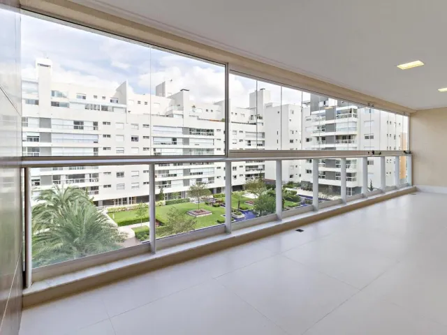 Apartamento com 298m² 3 quartos e 5 banheiros, à venda, no bairro Água Verde em Curitiba