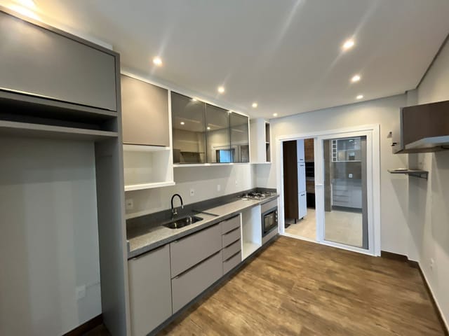 Apartamento com 107m² 2 quartos e 2 banheiros, para alugar, no bairro Ingleses do Rio Vermelho em Florianópolis