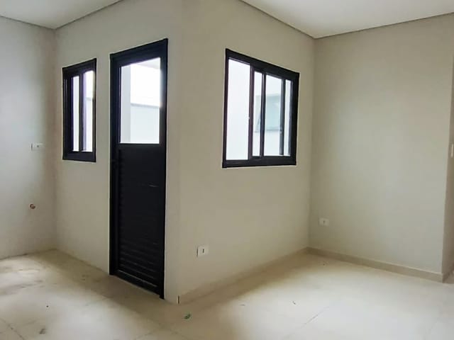 Apartamento 2 quartos e 2 banheiros, à venda, no bairro Parque Novo Oratório em Santo André