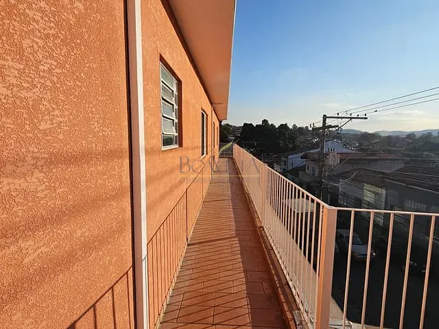 Apartamento 3 quartos e 2 banheiros, para alugar, no bairro Centro em Piracaia