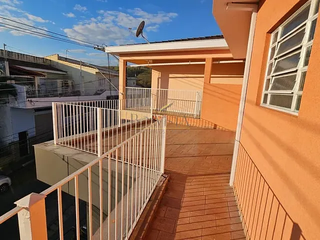 Apartamento 3 quartos e 2 banheiros, para alugar, no bairro Centro em Piracaia