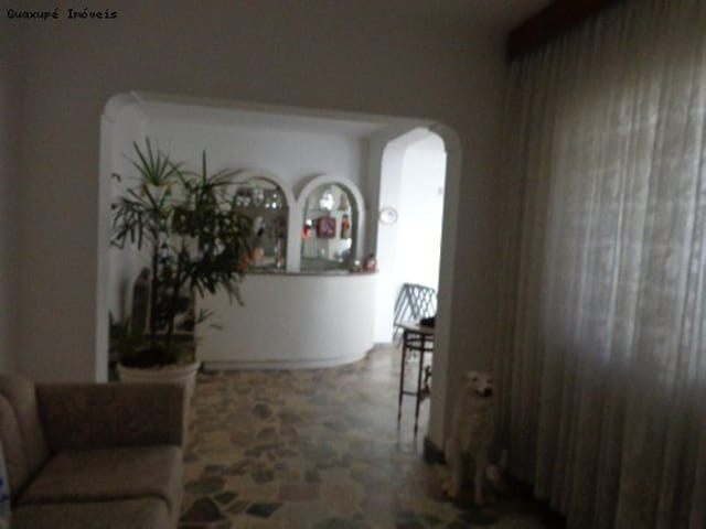 Foto do Apartamento - Prédio na área central de Guaxupé, com apartamento e salão comercial para locação. | Guaxupé Imóveis Ltda