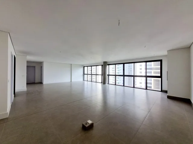 Apartamento com 10m² 3 quartos e 5 banheiros, à venda, no bairro Gleba Palhano em Londrina