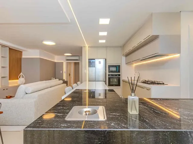 Apartamento com 194m² 3 quartos e 4 banheiros, à venda, no bairro Centro em Balneário Camboriú