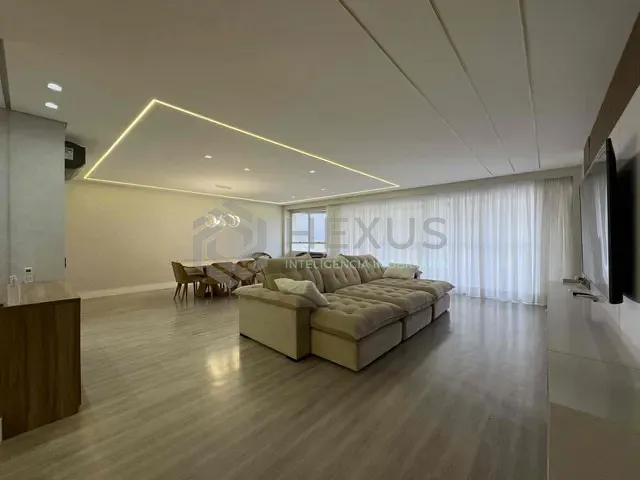 Apartamento 4 quartos e 5 banheiros, à venda, no bairro Pitangueiras em Guarujá