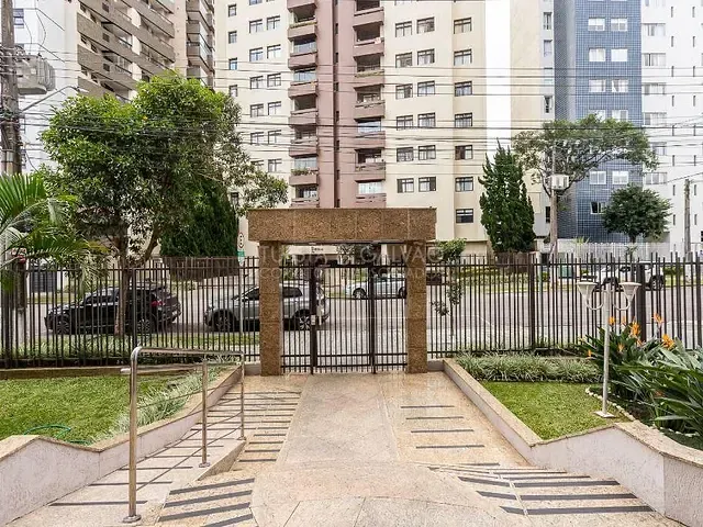 Apartamento com 77m² 3 quartos e 2 banheiros, à venda, no bairro Água Verde em Curitiba