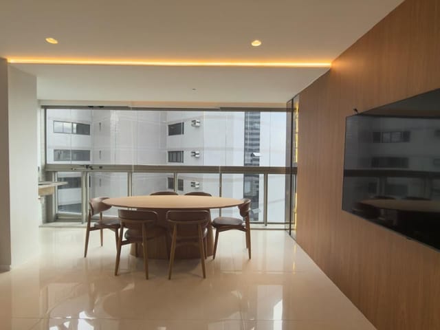 Apartamento 3 quartos e 2 banheiros, à venda, no bairro Enseada do Suá em Vitória