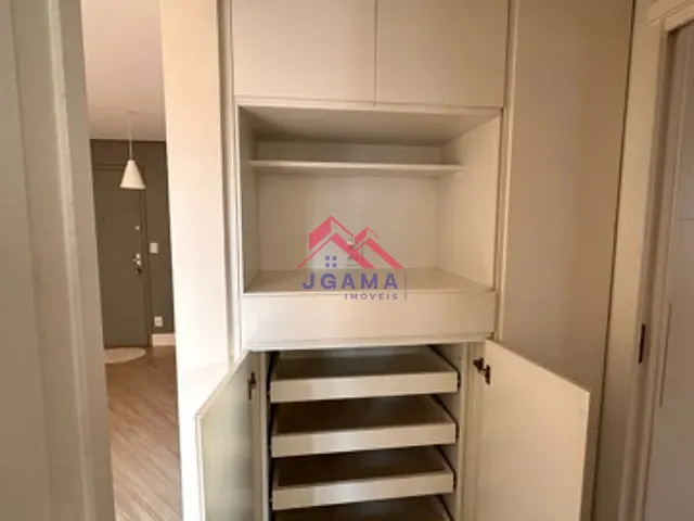 Apartamento 1 quarto e 1 banheiro, à venda ou para alugar, no bairro Vila Andrade em São Paulo