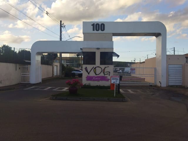 Foto do Apartamento - Vendo Apto térreo semi mobiliado no Vog Fiori, Bairro Primavera. | Locar Imóvel