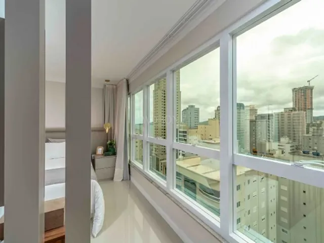 Apartamento 4 quartos e 5 banheiros, à venda, no bairro Meia Praia em Itapema