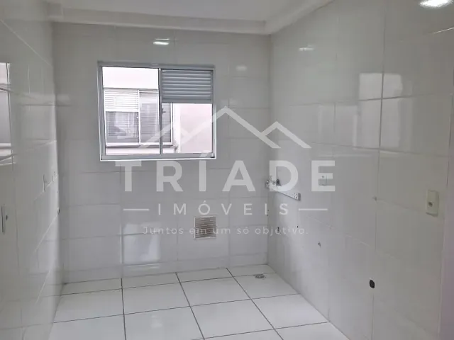 Apartamento 2 quartos e 1 banheiro, à venda, no bairro Campina da Barra em Araucária