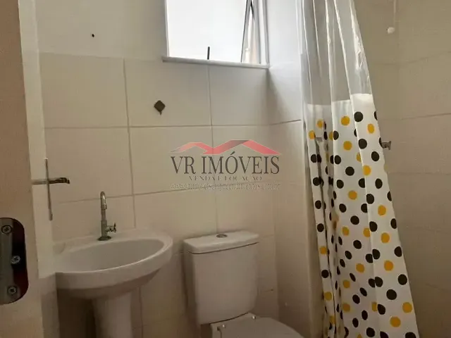 Apartamento 2 quartos e 1 banheiro, para alugar, no bairro Três Poços em Volta Redonda