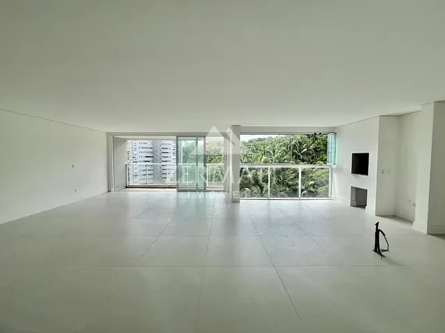 Apartamento com 358m² 4 quartos e 5 banheiros, à venda, no bairro Bom Retiro em Blumenau